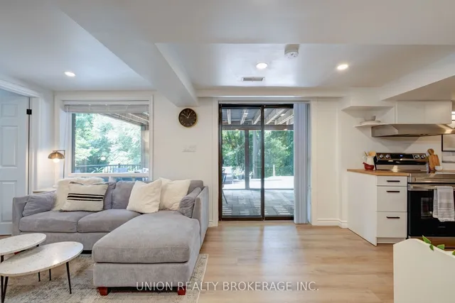 Additional image 27 of 116 Scarboro Cres