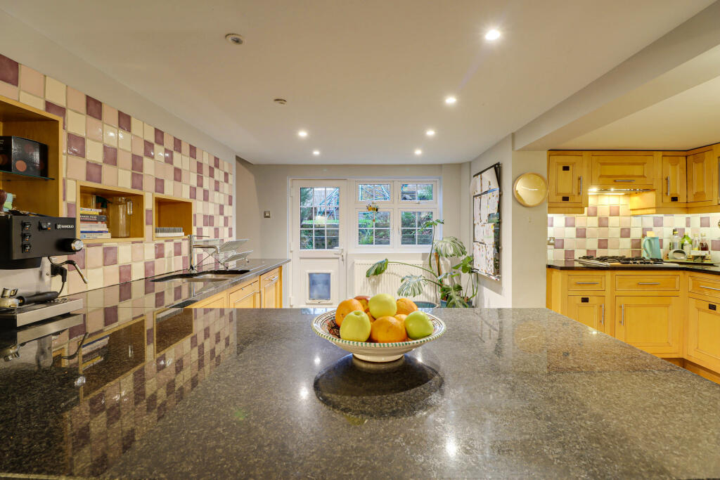 Additional image 8 of Albert Street, Markyate, Hertfordshire, AL3