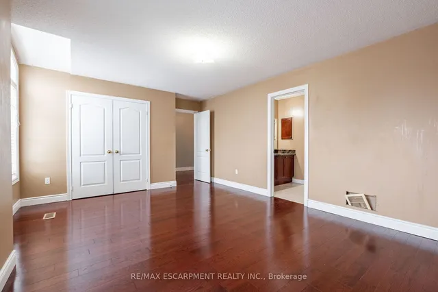 Additional image 26 of 15 Hellyer Ave