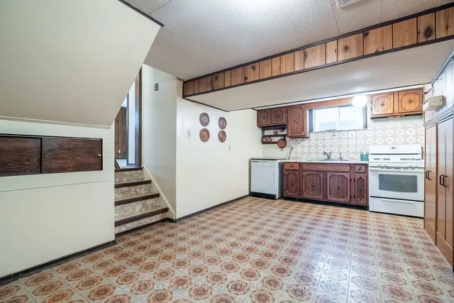 Additional image 29 of 662 West 5th St