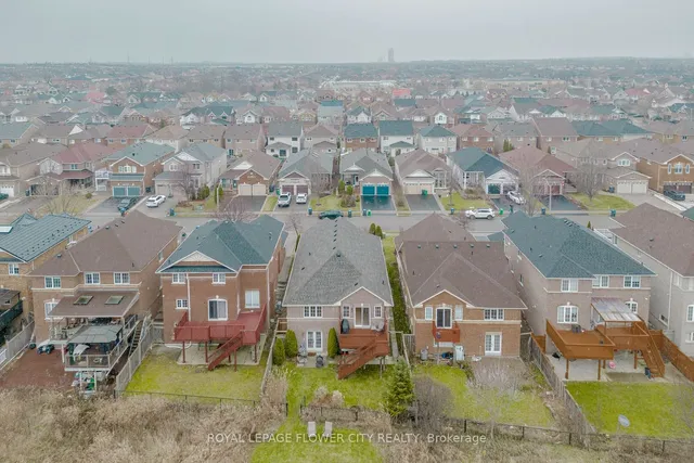 Additional image 40 of 142 Vintage Gate