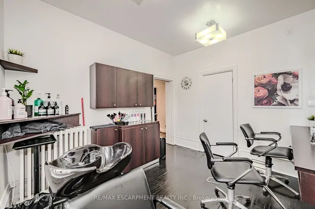 Additional image 13 of 492 Locust St