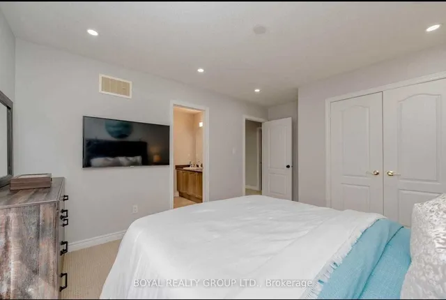 Additional image 26 of 121 Leadership Dr