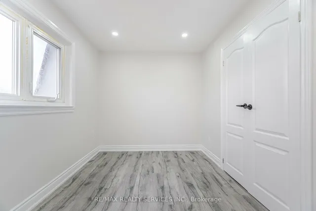 Additional image 22 of 41 Townhouse Cres