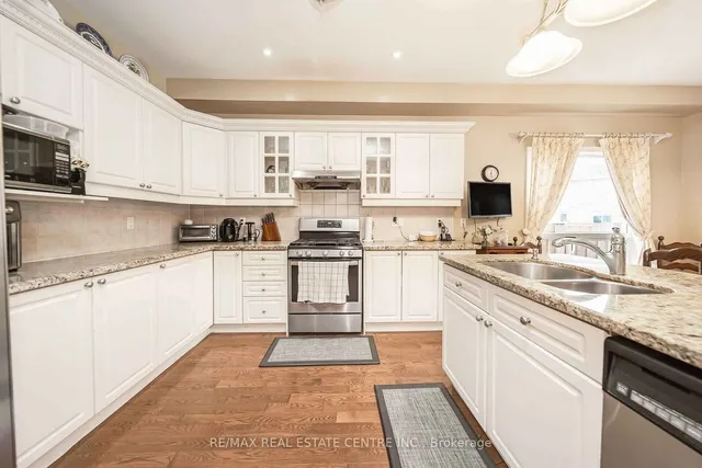 Additional image 15 of 733 Macbeth Hts