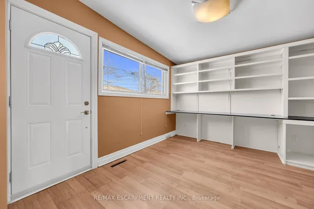 Additional image 19 of 31 Bobolink Rd