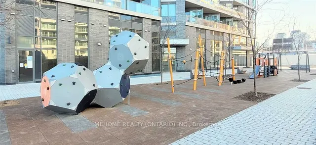 Additional image 25 of 118 Merchants' Wharf Ave Unit 322