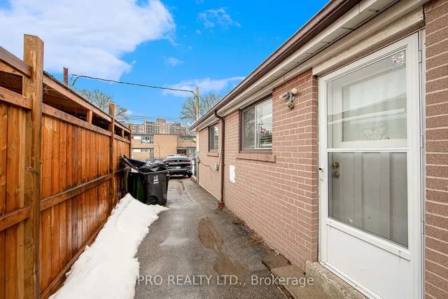 Additional image 18 of 104 Topcliff Ave