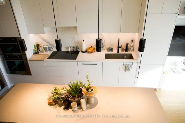 Additional image 15 of 899 College St Unit 618