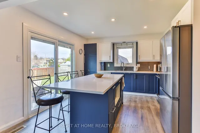 Additional image 13 of 2 Desantis Crt