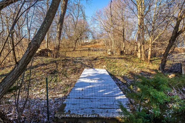 Additional image 32 of 42 Sir Raymond Dr