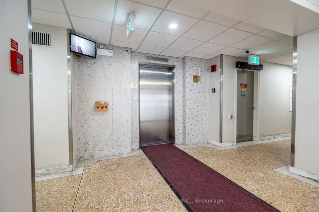 Additional image 6 of 10 WOODMAN Dr Unit 304