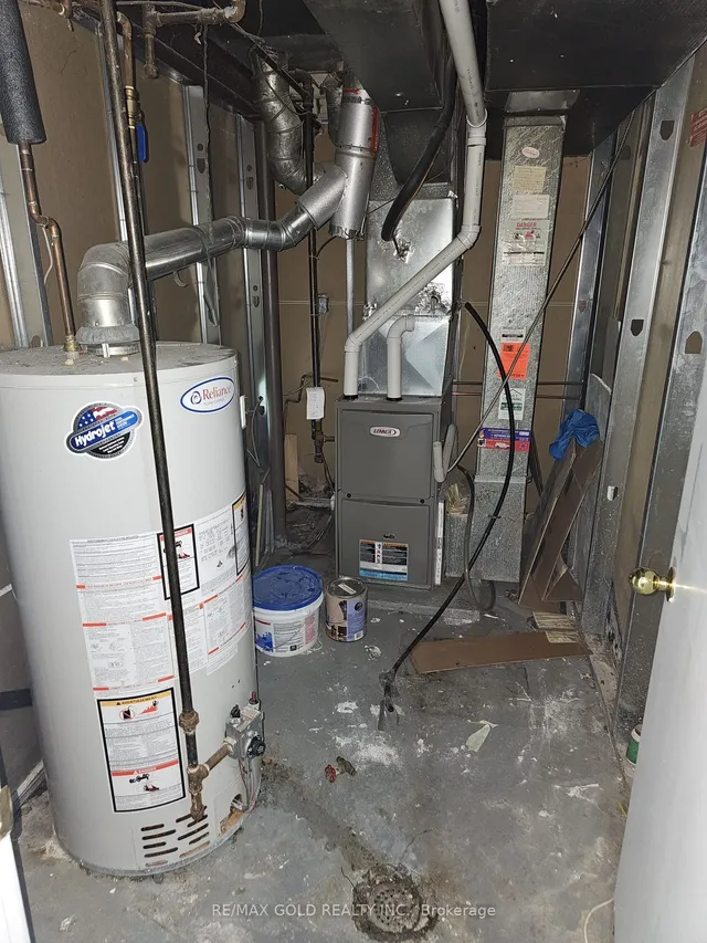 Additional image 16 of 29 Town House Cres Unit 29