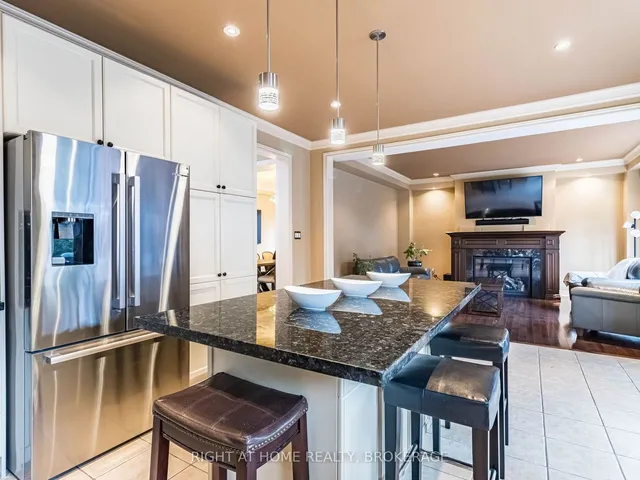 Additional image 15 of 1084 Holdsworth Cres