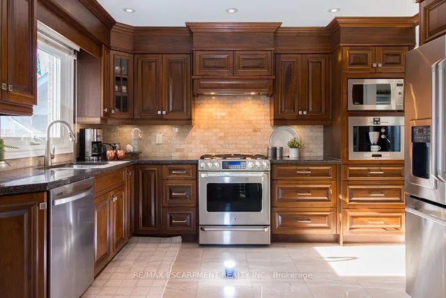 Additional image 8 of 12 LARKSPUR Cres