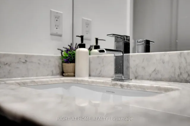 Additional image 25 of 35 Bastion St Unit 809