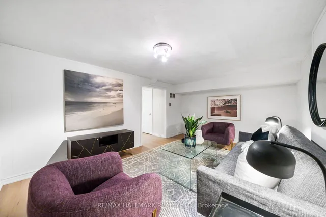 Additional image 32 of 218 Yonge Blvd