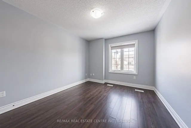 Additional image 32 of 23 Little Britain Cres