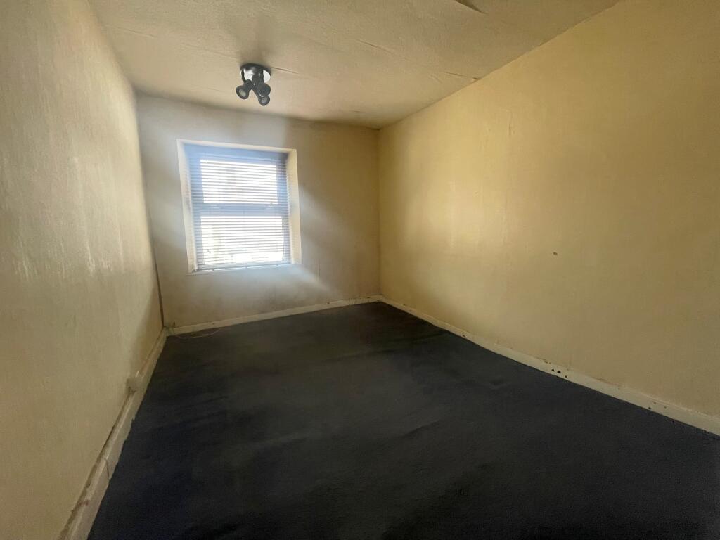 Additional image 8 of Flat, 11 Silver Street, Warminster, Wiltshire BA12 8PS