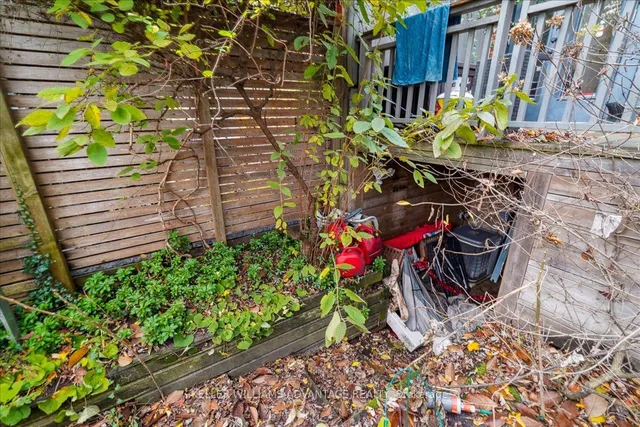 Additional image 36 of 401 Carlton St