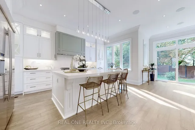 Additional image 16 of 12 Resolution Cres