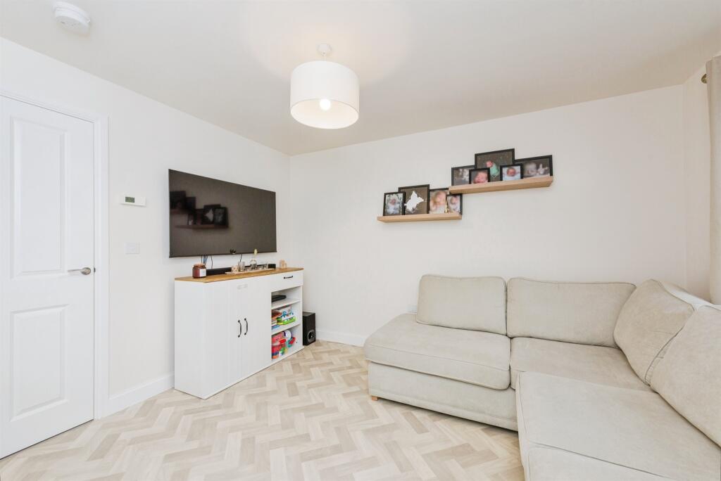 Additional image 3 of Dashwood Close, Tamworth