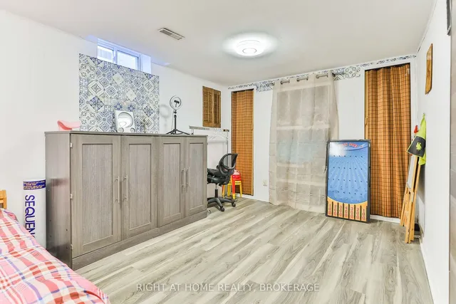 Additional image 30 of 2 Desantis Crt