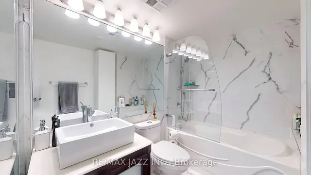 Additional image 15 of 10 Queens Quay Unit 803