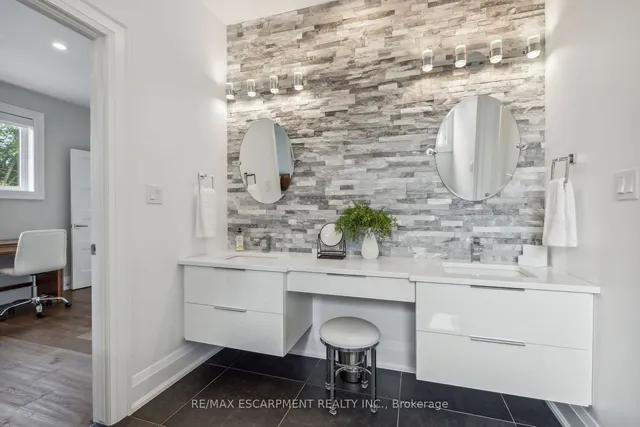 Additional image 25 of 60 Garden Ave