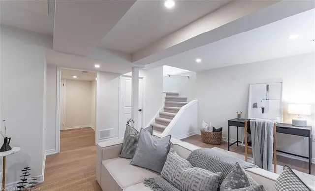 Additional image 23 of 29 Featherwood Cres