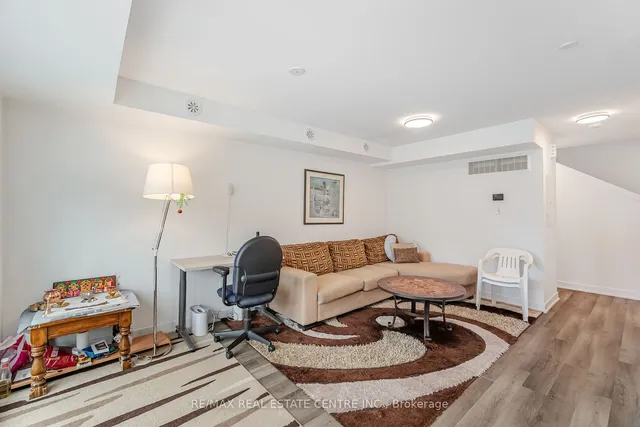 Additional image 14 of 155 Veterans Dr Unit 7