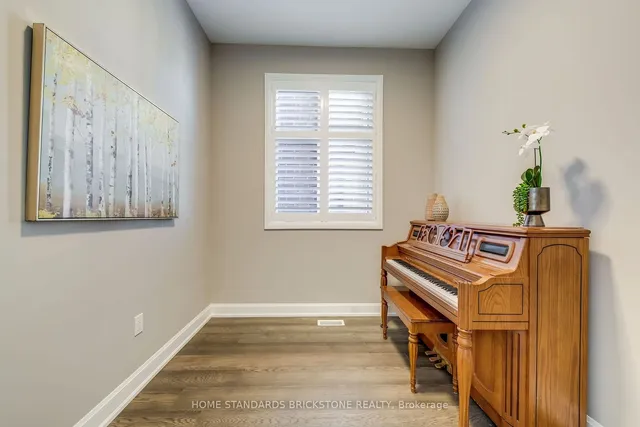 Additional image 20 of 1458 Everest Cres