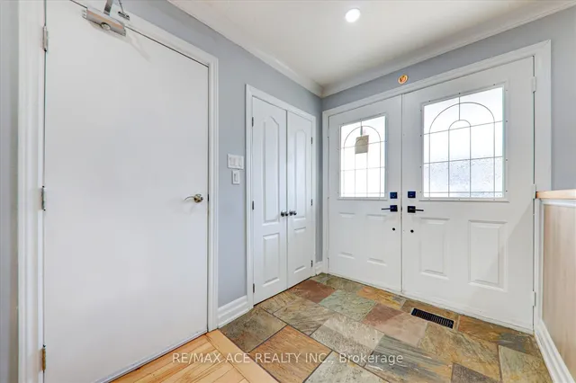 Additional image 4 of 121 Cultra Sq