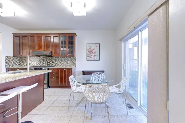 Additional image 15 of 15 Roundstone Dr