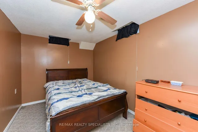 Additional image 34 of 37 Bluffwood Cres