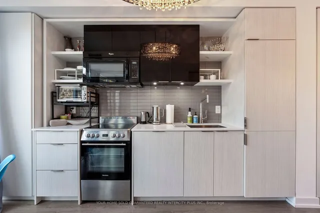 Additional image 26 of 6 Parkwood Ave Unit 303