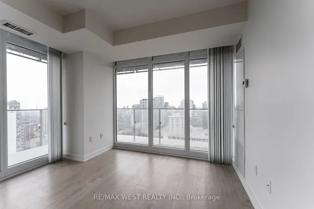 Additional image 4 of 50 Wellesley St Unit 3708