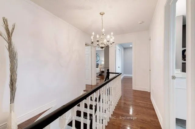 Additional image 27 of 2182 Maplewood Dr