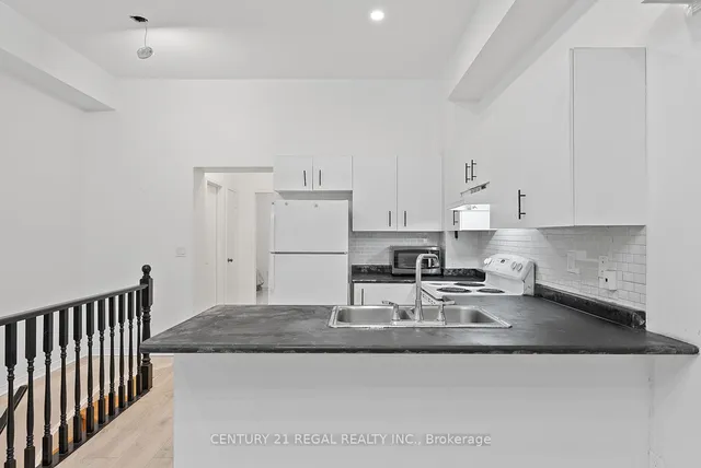 Additional image 27 of 228 St George St Unit 3