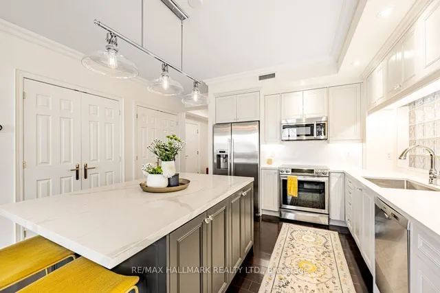 Additional image 20 of 8 Sultan St Unit 301