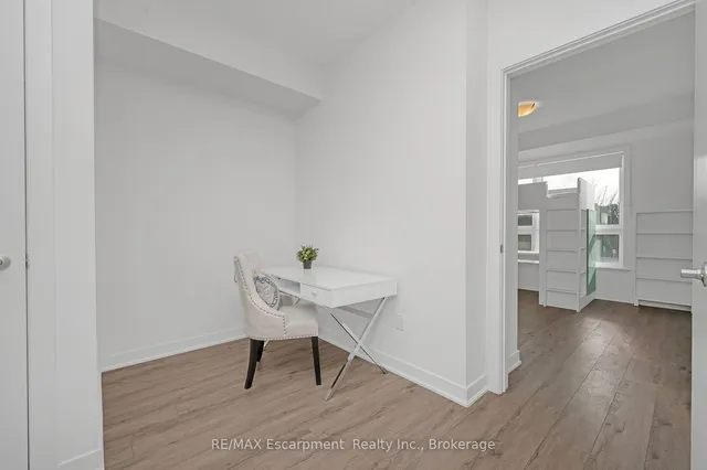 Additional image 26 of 320 PLAINS Rd Unit 220