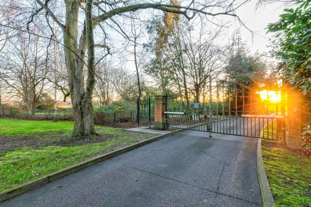 Additional image 17 of The Birches, 47 Azalea Close, St. Albans, Hertfordshire, AL2