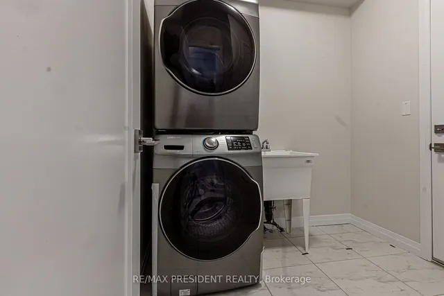 Additional image 22 of 25 Greenwich Ave