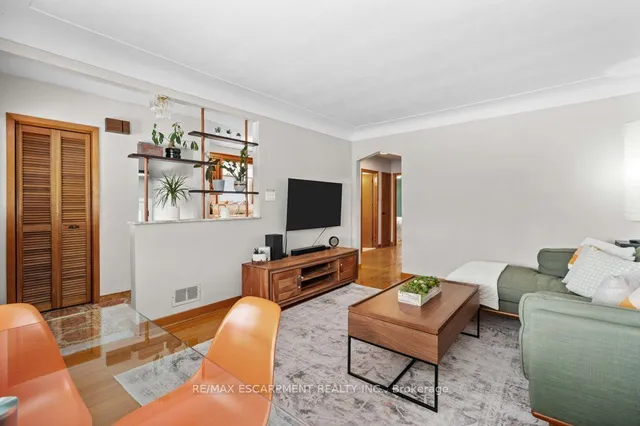 Additional image 11 of 42 Martin Rd