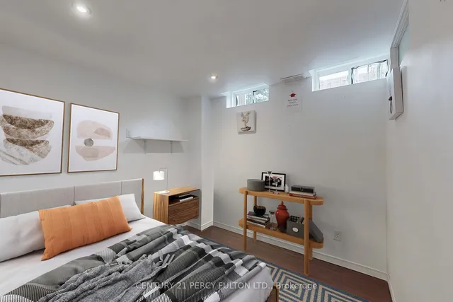 Additional image 25 of 21 Eastview Gate Unit 36