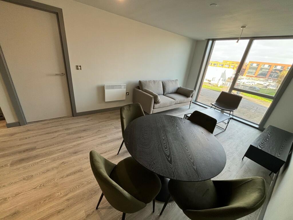 Additional image 3 of JQ Rise