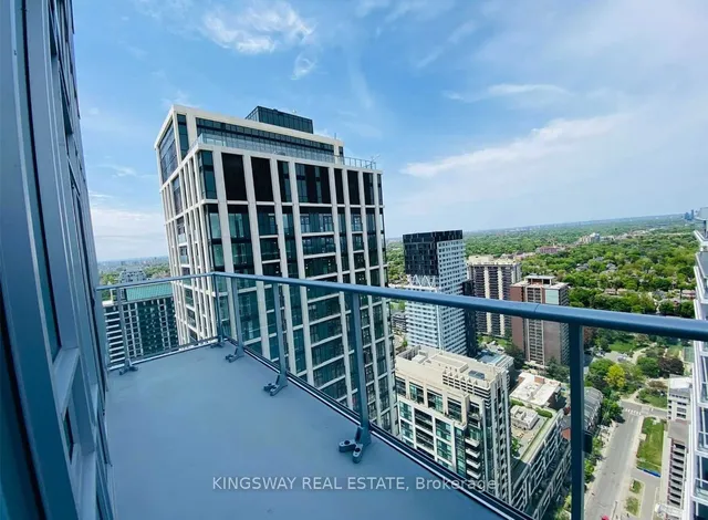 Additional image 18 of 195 Redpath Ave Unit PH12