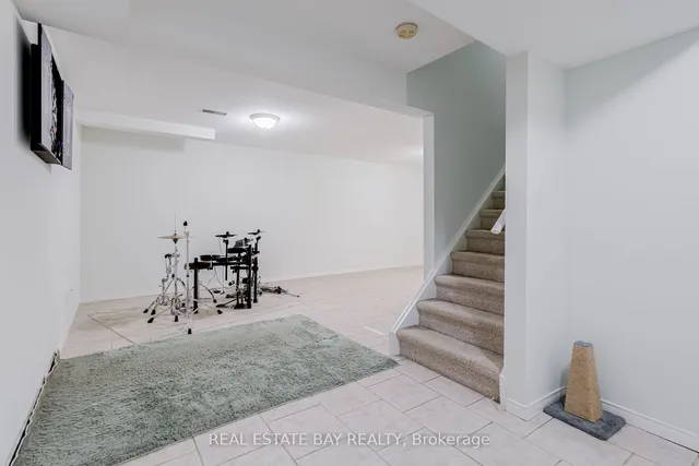 Additional image 33 of 1085 Harrogate Dr Unit 7