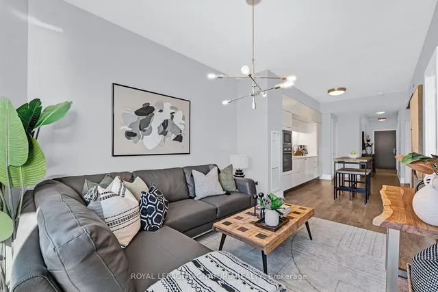 Additional image 5 of 55 Merchants' Wharf Unit 428