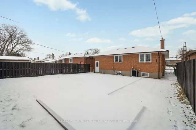 Additional image 19 of 53 Amoro Dr